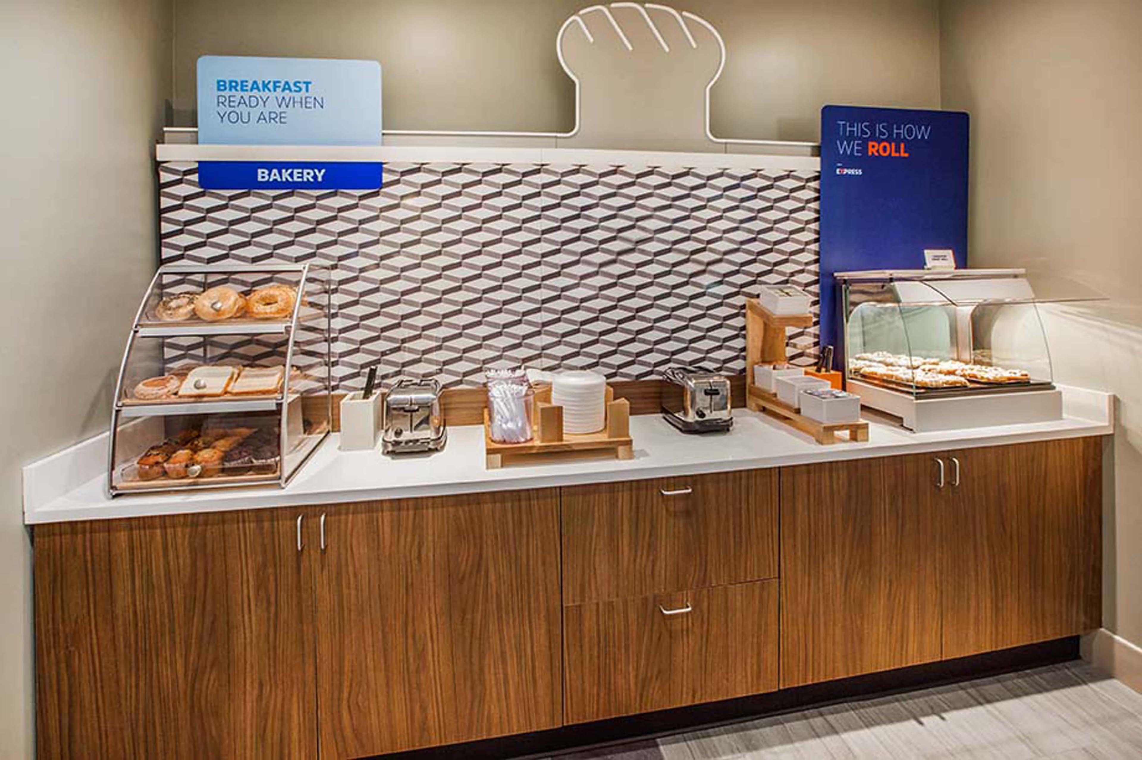 Holiday Inn Express Quebec City-Sainte Foy By Ihg Exterior foto
